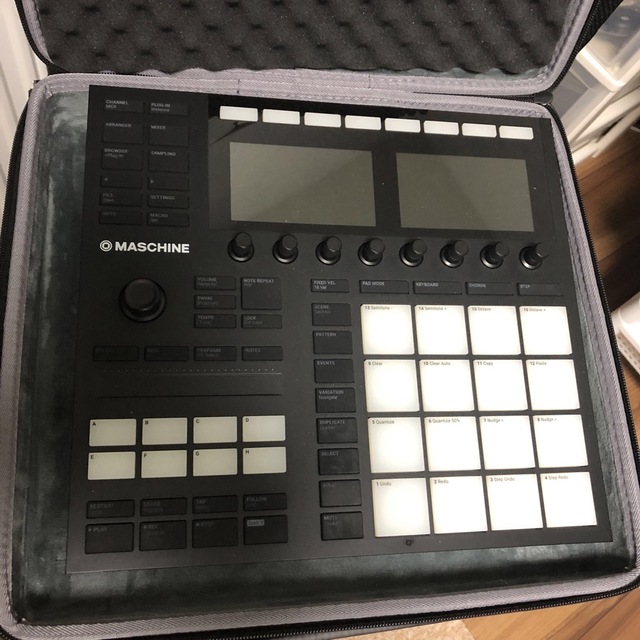 Native Instruments MASCHINE MK3 ガイドブック付き 爆買い！ .0%OFF