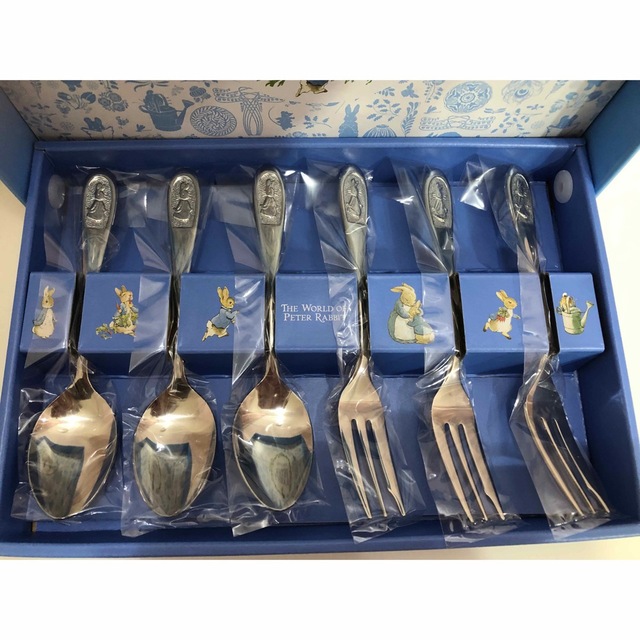 PETER RABBIT（TM）(ピーターラビット)の★残り僅か☆ピーターラビット食器類20点セット★お値段交渉可☆ エンタメ/ホビーのコレクション(ノベルティグッズ)の商品写真