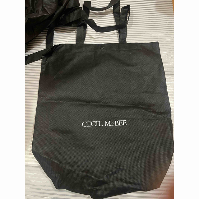 CECIL McBEE(セシルマクビー)のセシルマクビー　CECIL McBEE ショッパー4つセット レディースのバッグ(ショップ袋)の商品写真