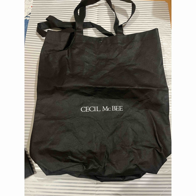 CECIL McBEE(セシルマクビー)のセシルマクビー　CECIL McBEE ショッパー4つセット レディースのバッグ(ショップ袋)の商品写真