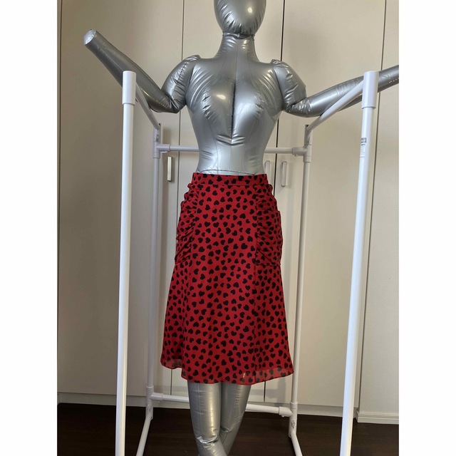 MOSCHINO(モスキーノ)のモスキーノ❤️ハート柄スカート レディースのスカート(ひざ丈スカート)の商品写真