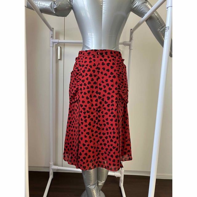 MOSCHINO(モスキーノ)のモスキーノ❤️ハート柄スカート レディースのスカート(ひざ丈スカート)の商品写真