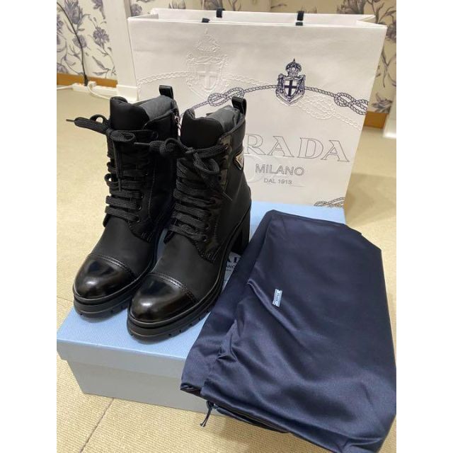 お値下げ PRADA ブラッシュドレザーxナイロン レースアップブーティー