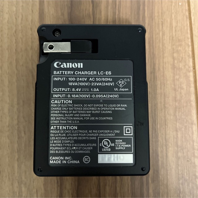 Canon(キヤノン)の【純正品】キヤノン Canon LC-E6 [バッテリーチャージャー] スマホ/家電/カメラのスマートフォン/携帯電話(バッテリー/充電器)の商品写真