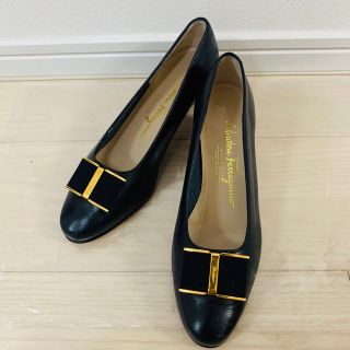 サルヴァトーレフェラガモ(Salvatore Ferragamo)の【即発送】サルバトーレフェラガモ レザー ヒール パンプス(ハイヒール/パンプス)