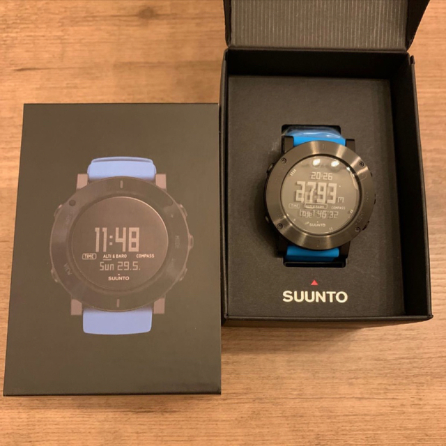 SUUNTO(スント)の【新品未使用】廃盤希少品　スント SUUNTO CORE BLUE CRUSH メンズの時計(腕時計(デジタル))の商品写真