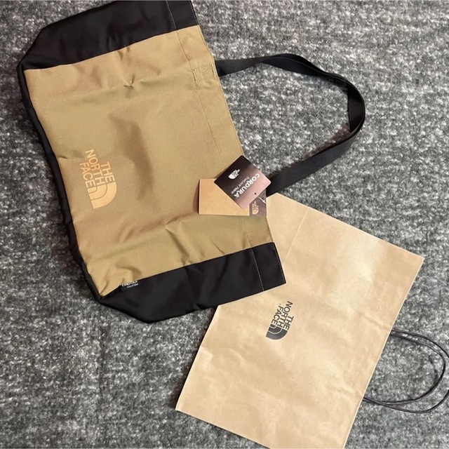 THE NORTH FACE(ザノースフェイス)の【新品未使用・国内直営店限定】ノースフェイス　トートバッグ　18 L　エコバッグ レディースのバッグ(トートバッグ)の商品写真