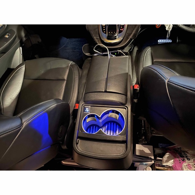 大人気☆ w447 v220d センターコンソール ホット&クール カップ