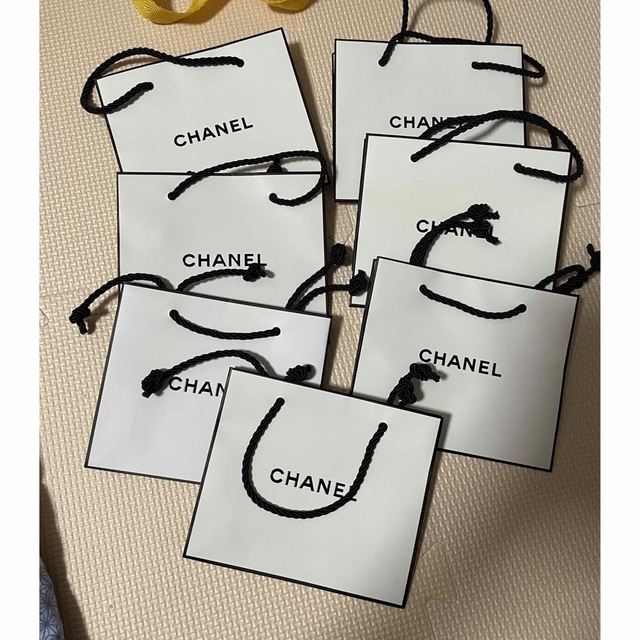 CHANEL(シャネル)のミニ7枚　ミディアム4枚　セット　CHANEL 紙袋 レディースのバッグ(ショップ袋)の商品写真