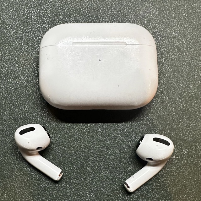 Apple(アップル)のAirPods Pro 第一世代  スマホ/家電/カメラのオーディオ機器(ヘッドフォン/イヤフォン)の商品写真
