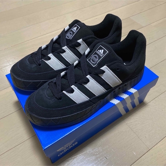 adidas(アディダス)のお好きな方へ！【新品】28.5cm アディダス アディマティック コアブラック メンズの靴/シューズ(スニーカー)の商品写真