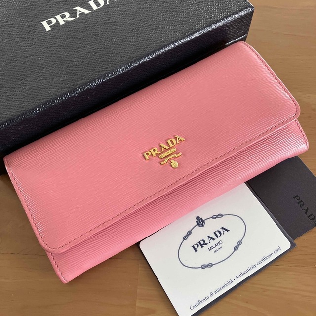 【PRADA】長財布　サフィアーノレザー　二つ折り財布　ピンク　パスケース