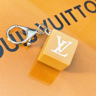 ルイヴィトン(LOUIS VUITTON)の【ルイヴィトン】モノグラムキーホルダー　ベージュandシルバー(キーホルダー)