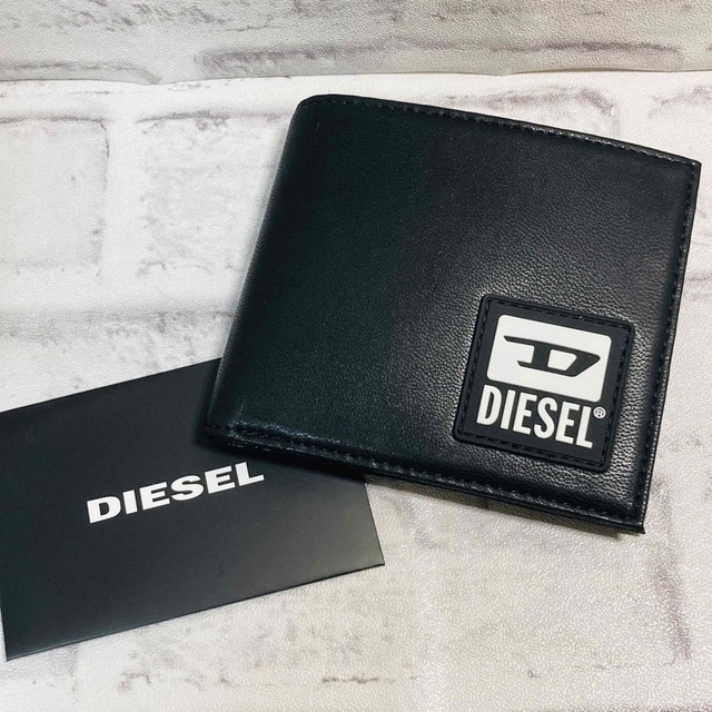 新品　ディーゼル　DIESEL メンズ　小銭入れ付き　二つ折り財布