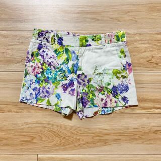 ザラキッズ(ZARA KIDS)のZARA kids 花柄 ショートパンツ フラワー 花 紫陽花 ショーパン 白(パンツ/スパッツ)