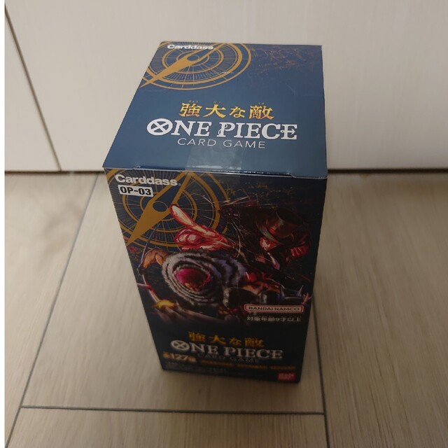 ONE PIECE(ワンピース)のワンピースカードゲーム 強大な敵 新品 未開封 テープつき エンタメ/ホビーのトレーディングカード(Box/デッキ/パック)の商品写真