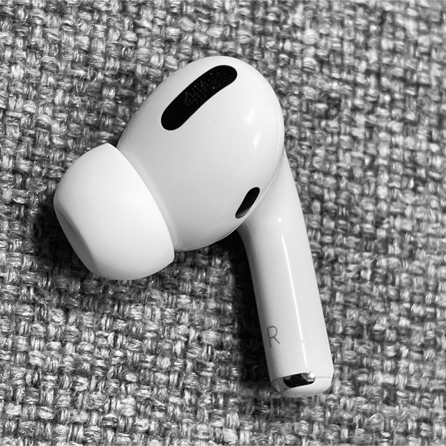 Apple(アップル)のApple AirPods Pro 片耳 R 片方 右耳 596 スマホ/家電/カメラのオーディオ機器(ヘッドフォン/イヤフォン)の商品写真