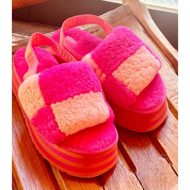 UGG(アグ)の完売しました。。。。。✨超美品✨24✨UGG✨ディスコ チェッカー✨厚底サンダル レディースの靴/シューズ(サンダル)の商品写真