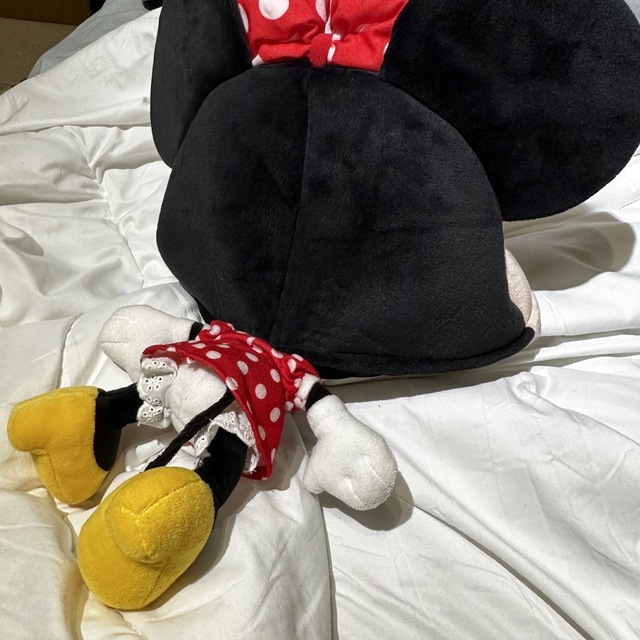 Disney(ディズニー)のDisneyland ミニーちゃん帽子 エンタメ/ホビーのおもちゃ/ぬいぐるみ(キャラクターグッズ)の商品写真