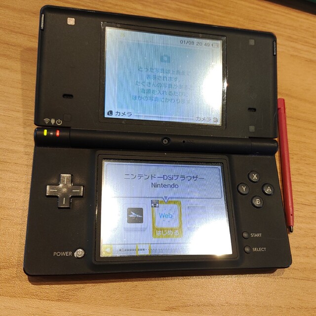 ニンテンドーDS(ニンテンドーDS)のニンデドーDSi +内蔵ゲーム GG Z・ONE  任天堂 TWL-001 エンタメ/ホビーのゲームソフト/ゲーム機本体(携帯用ゲーム機本体)の商品写真