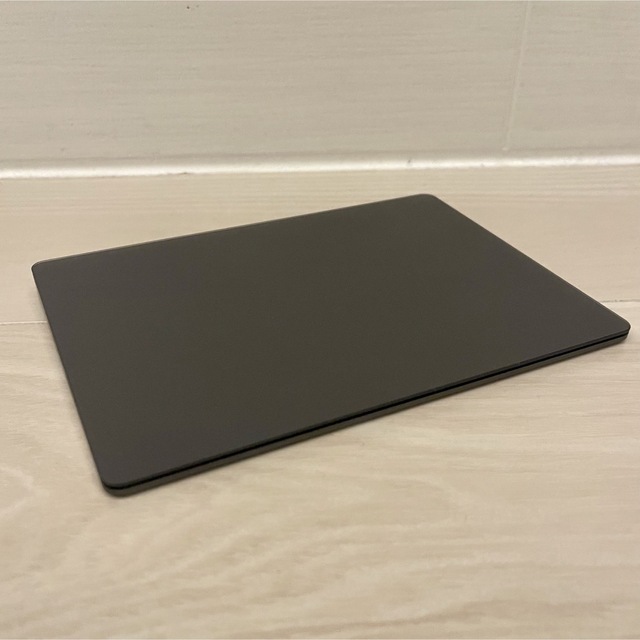 Apple(アップル)のMagic Trackpad - ブラック（Multi-Touch対応） スマホ/家電/カメラのPC/タブレット(PC周辺機器)の商品写真