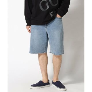 ゲス(GUESS)の【ライトブルー(LBL)】GUESS デニムパンツ ジーンズ (M)L-Tone Slim Wide Denim Shorts(その他)