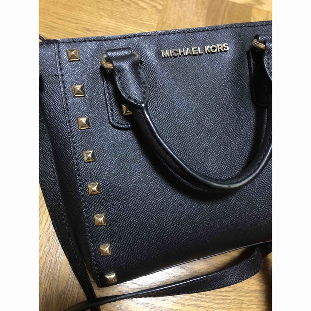 Michael Kors(マイケルコース)の【極美品】マイケルコース　2wayスタッズハンドバッグ ショルダー レディースのバッグ(ハンドバッグ)の商品写真