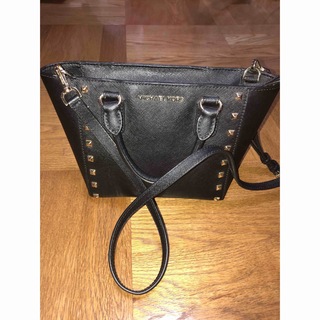 マイケルコース(Michael Kors)の【極美品】マイケルコース　2wayスタッズハンドバッグ ショルダー(ハンドバッグ)