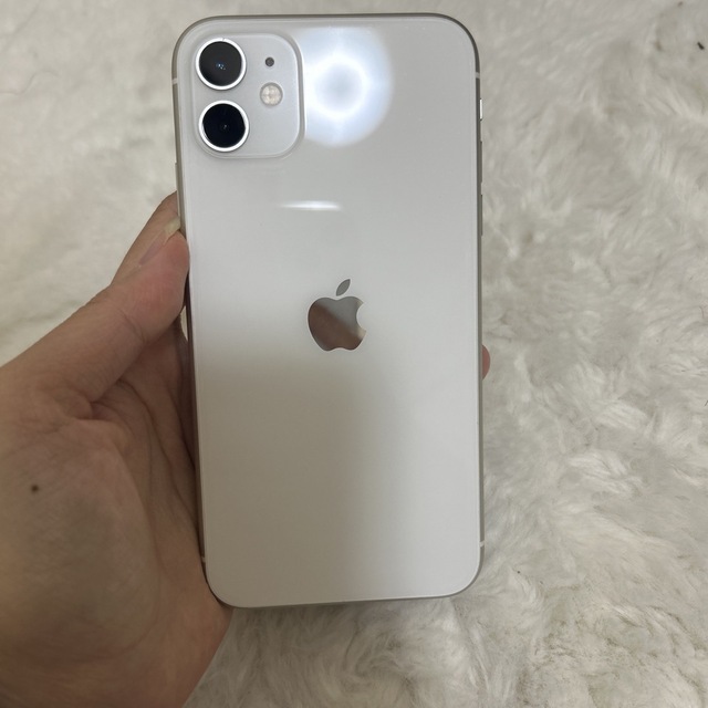 iPhone(アイフォーン)のiPhone11 本体のみ スマホ/家電/カメラのスマートフォン/携帯電話(スマートフォン本体)の商品写真