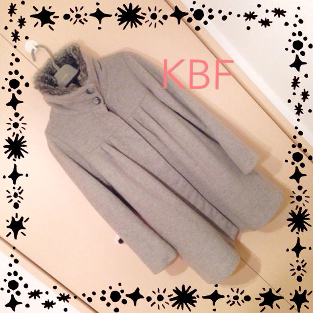 KBF(ケービーエフ)のKBF ファーカラーコート レディースのジャケット/アウター(ロングコート)の商品写真