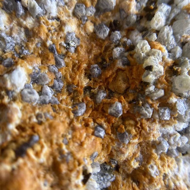 大型チャルコパイライト黄鉄鉱 黄銅鉱 硫化鉄鉱 雲母共生水晶 