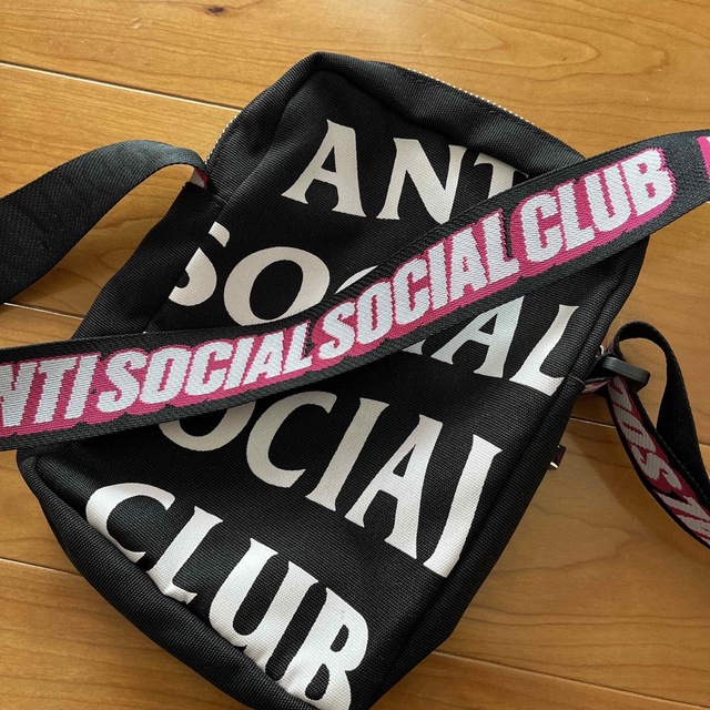 ANTI SOCIAL SOCIAL CLUB(アンチソーシャルソーシャルクラブ)のANTISOCIAL SOCIAL CLUB バック メンズのバッグ(ショルダーバッグ)の商品写真