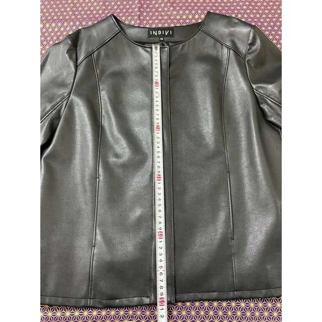 INDIVI(インディヴィ)のフェイクレザー　ライダージャケット　黒 レディースのジャケット/アウター(ライダースジャケット)の商品写真