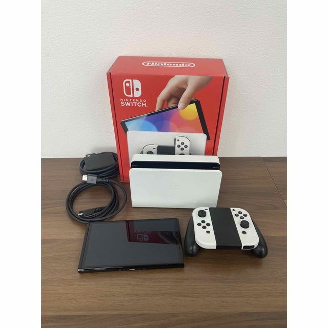 Nintendo Switch(ニンテンドースイッチ)の任天堂　有機EL ニンテンドースイッチ　完品　中古品 エンタメ/ホビーのゲームソフト/ゲーム機本体(家庭用ゲーム機本体)の商品写真