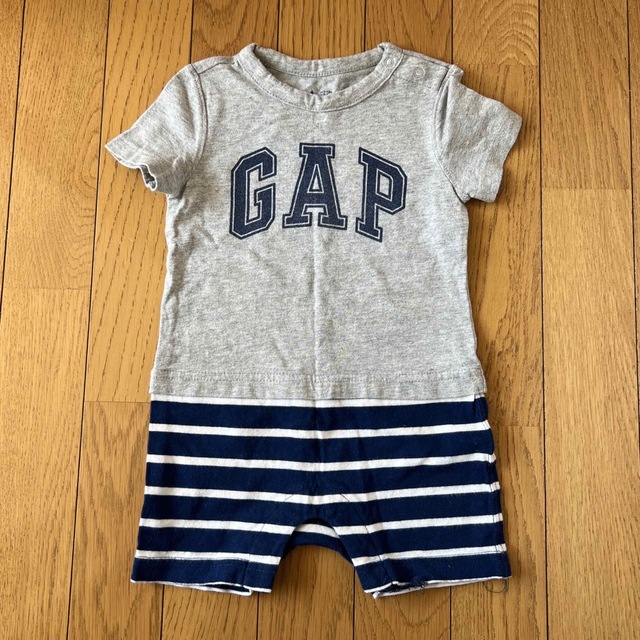 babyGAP(ベビーギャップ)のGAP ベビー服 70 ロンパース キッズ/ベビー/マタニティのベビー服(~85cm)(ロンパース)の商品写真