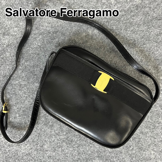 23S119 Ferragamo フェラガモ ヴァラリボン ショルダー レザー