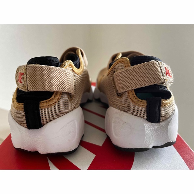 NIKE(ナイキ)の貴重カラー！23cm NIKE AIR RIFT マルジェラ  sacai レディースの靴/シューズ(スニーカー)の商品写真