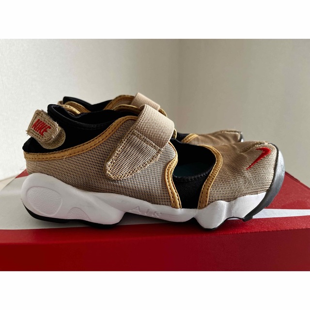 NIKE(ナイキ)の貴重カラー！23cm NIKE AIR RIFT マルジェラ  sacai レディースの靴/シューズ(スニーカー)の商品写真