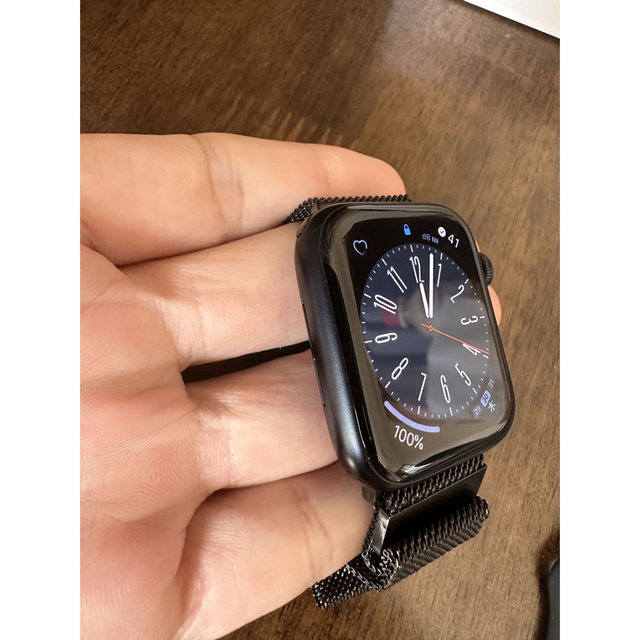 Apple(アップル)のapple watch se2 44mmミッドナイト 値引き メンズの時計(腕時計(アナログ))の商品写真