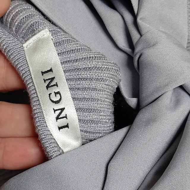 INGNI(イング)の袖異素材バックリボンニットトップス レディースのトップス(ニット/セーター)の商品写真