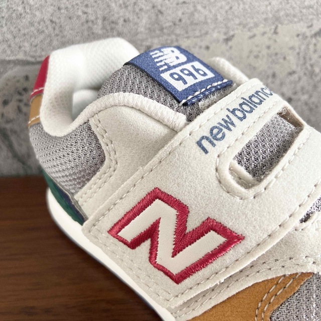 New Balance(ニューバランス)の【新品】15センチ ホワイト×イエロー ニューバランス スニーカー キッズ キッズ/ベビー/マタニティのキッズ靴/シューズ(15cm~)(スニーカー)の商品写真