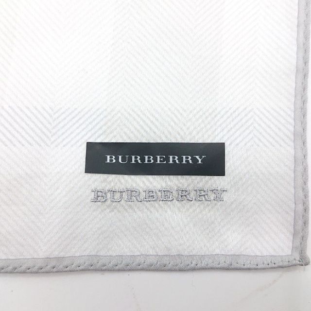 BURBERRY(バーバリー)の【シール付き未使用品】BURBERRY ハンカチ ホワイト×グレー チェック柄 レディースのファッション小物(ハンカチ)の商品写真