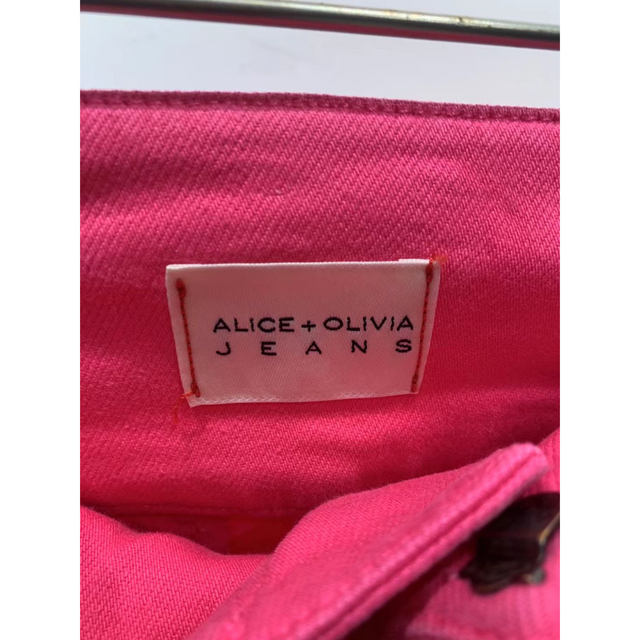 Alice+Olivia(アリスアンドオリビア)の❤️★Alice olive 新作新品　ビビットピンク、ライトピンク、パンツ2色 レディースのパンツ(デニム/ジーンズ)の商品写真