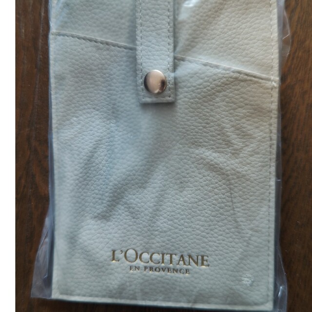 L'OCCITANE(ロクシタン)のロクシタン スマートフォンポーチ エンタメ/ホビーのコレクション(ノベルティグッズ)の商品写真