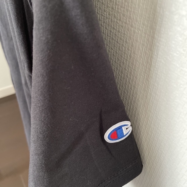 Champion(チャンピオン)のChampion ブラック Tシャツ レディース レディースのトップス(Tシャツ(長袖/七分))の商品写真