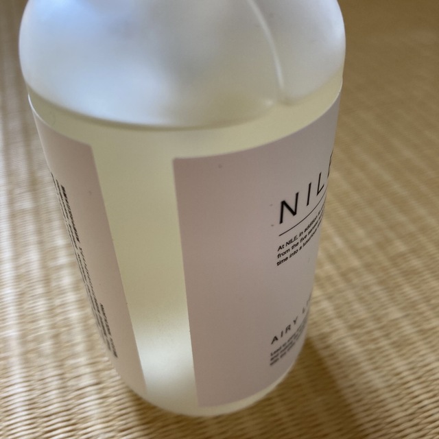 値下げ　NILE エアリーライト ヘアオイル ハトムギ浸透乳液　新品薬用リップ コスメ/美容のヘアケア/スタイリング(トリートメント)の商品写真