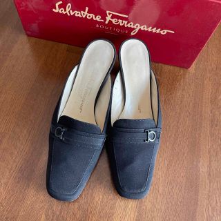 サルヴァトーレフェラガモ(Salvatore Ferragamo)のFerragamo 黒ミュール(ミュール)