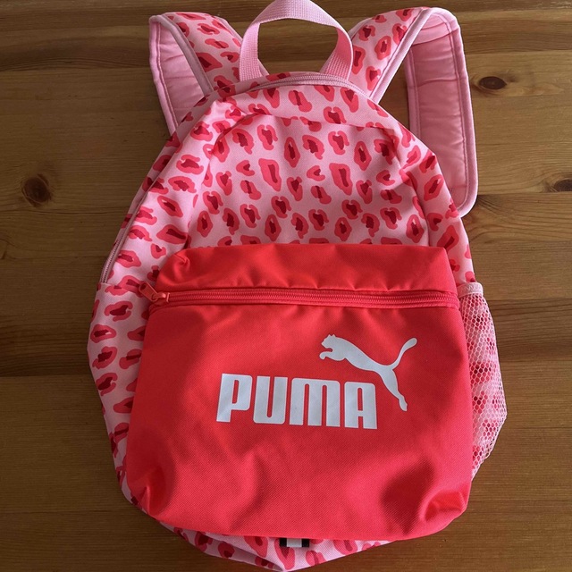 PUMA(プーマ)のPUMA リュックサック　ピンクヒョウ柄 キッズ/ベビー/マタニティのこども用バッグ(リュックサック)の商品写真