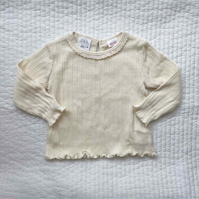 ZARA KIDS(ザラキッズ)の【新品未使用】ZARA BABY レーストリム オープンニットトップス キッズ/ベビー/マタニティのベビー服(~85cm)(シャツ/カットソー)の商品写真