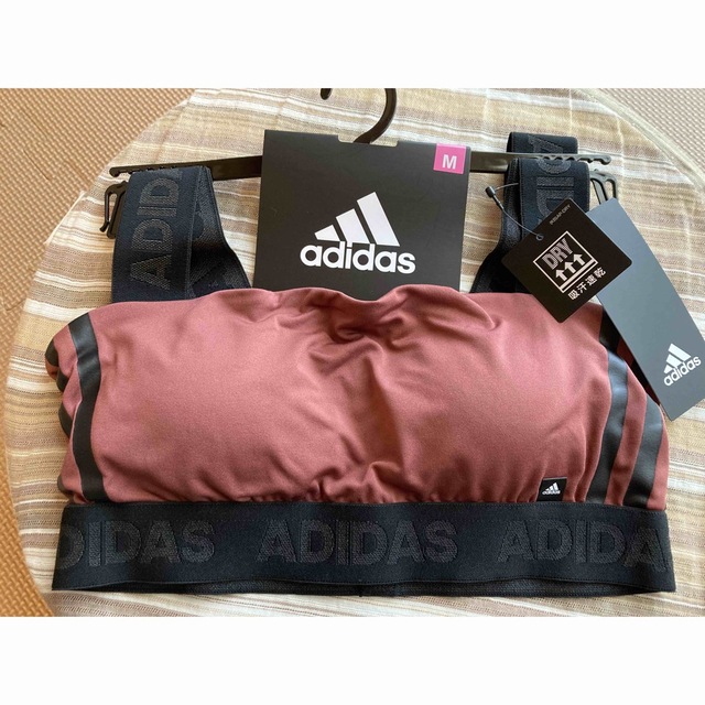 adidas(アディダス)のadidasハーフトップM新品 レディースの下着/アンダーウェア(その他)の商品写真